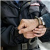 За день в Красноярском крае задержали двух мужчин и женщину из федерального розыска