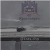 Машина улетела в отбойник на скользком Николаевском мосту (видео)