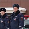 Жительницу Канска с обожженным лицом доставили в больницу Красноярска на полицейской машине (видео)