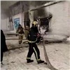 Площадь пожара на складе автозапчастей в Красноярске увеличилась до 3,5 тысяч квадратных метров (видео)