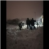 Жительница Новокузнецка провела 10 часов в снежном плену. Ее завалило при очистке дачной крыши от снега