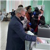 «Я свой выбор сделал»: губернатор Александр Усс проголосовал на выборах в Госдуму и Заксобрание края