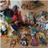 Красноярская школьница создала из токсичного клея более 100 уникальных кукол 