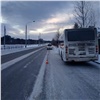 В Железногорске внезапно поехавший автобус наехал на своего водителя