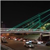 «Теперь световой квартет»: на новом пешеходном мосту на Стрелке установили подсветку