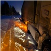 Гаишники помогли дальнобойщику выбраться из «снежного капкана» под Красноярском (видео)