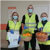 Волонтеры СУЭК вручили подарки сотрудникам и пациентам детской поликлиники в Бородино 