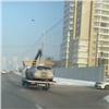 «Я торопился»: в Красноярске наказали водителя автоэвакуатора за езду по «выделенке» (видео)