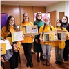 СУЭК подарила ноутбуки школьникам-волонтерам из Красноярского края