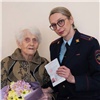 В Красноярске 97-летней украинке выдали постоянный вид на жительство в РФ (видео)