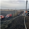 В Хакасии загоревшуюся траву пришлось тушить с помощью пожарного поезда