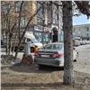 В Центральном районе Красноярска стали в пять раз чаще штрафовать за парковку на газонах