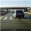 В Красноярске по видео из соцсетей наказали водителя, который промчался на «красный» и чуть не сбил пешеходов