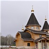 «Так спокойно на душе»: мэр Красноярска посетил новый деревянный храм в Черёмушках