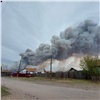 Юг Красноярского края охвачен пожарами из-за палов травы. Жителей двух сел могут эвакуировать (видео)