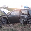 В Красноярском крае ослепленная солнцем автоледи врезалась в прицеп грузовика: пострадала сама и травмировала троих детей 