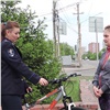 Красноярец за две ночи похитил 4 велосипеда из подъезда и сдал их в ломбард (видео)