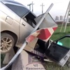 В Красноярске водитель «повесил» ВАЗ на бетонное ограждение и сбежал (видео)