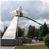 КрАЗ направит почти 2 млн рублей на обновление памятника самолёту в Зелёной роще Красноярска