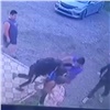 Под Красноярском мужчина избил обидчиков своего сына-подростка (видео)