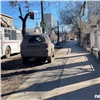 За полгода в Центральном районе Красноярска наказали более 200 любителей парковки на газонах