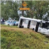 «Слегка сошел с маршрута»: автобус чуть не сорвался с обрыва в красноярском Солнечном (видео)