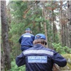 На юге Красноярского края мужчина с ребенком ушли в лес и пропали 