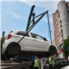 Машины трех автоледи арестовали за долги в Канске 