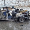 На трассе в Красноярском крае иномарка столкнулась с грузовиком. Пострадали мать и двое дочерей