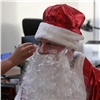 Главврач красноярской краевой больницы в день рождения переоделся в Деда Мороза и поздравил детей-пациентов 