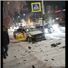 В Красноярске водитель «Яндекс. Такси» врезался в столб (видео)