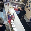 Двоих красноярцев отправили в колонию строгого режима за кражу килограмма арахиса и выручки магазина (видео)