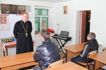 Священника в Ужурском районе попросили повлиять на малолетних преступников