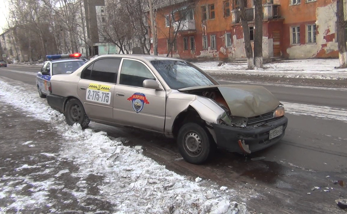 На правобережье Красноярска пьяный таксист попал в ДТП, пострадал ребенок