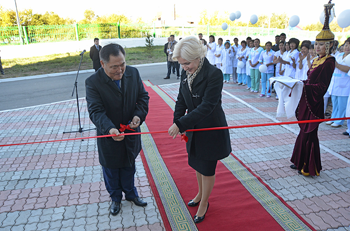 Вице-премьер России Ольга Голодец и глава Тувы Шолбан Кара-оол открыли в Кызыле перинатальный центр