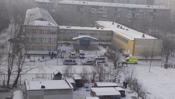 Школьников эвакуировали из "заминированного" лицея на правобережье Красноярска