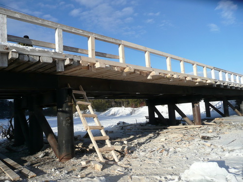В Хакасии открыли движение по мосту, который частично рухнул в начале зимы