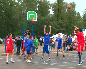 Дружеский баскетбольный матч с участием чиновников в Туве обернулся перепалкой