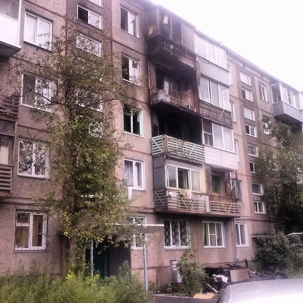 В Ленинском районе из-за неисправности проводки выгорела квартира и несколько балконов