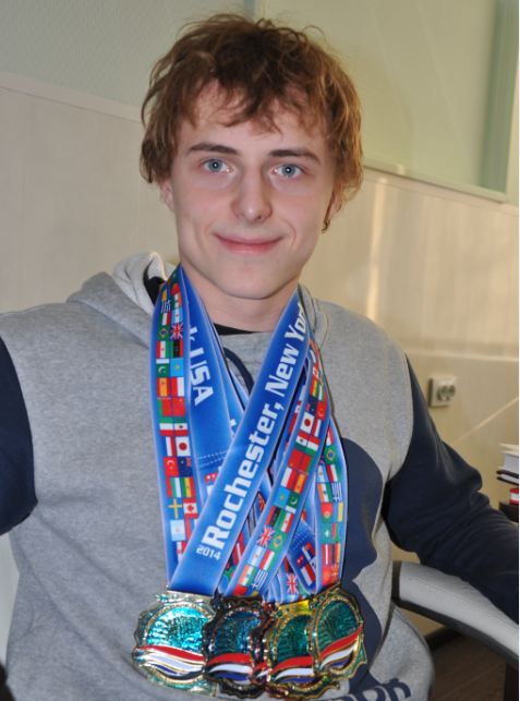Красноярский пловец стал трехкратным чемпионом мира среди инвалидов по слуху
