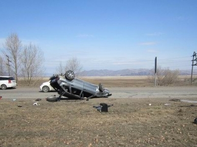 В Хакасии по вине водителя без прав погиб пассажир несколько раз перевернувшегося ВАЗа