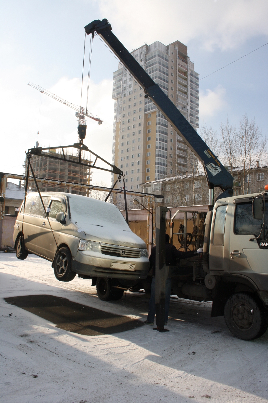 Житель Советского района Красноярска лишился автомобиля из-за долга за ЖКХ