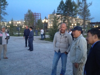 Федор Бондарчук оценил новый обелиск «Центр Азии», привезенный в Туву из Италии